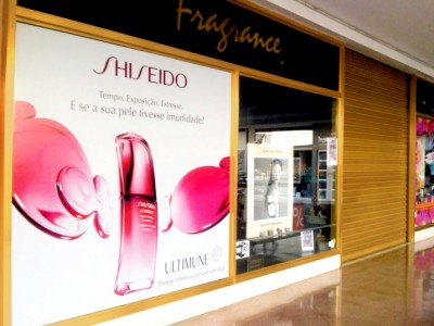 Adesivo para Vitrine em Shopping